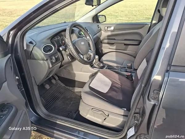 Second-hand Ford Focus Trend 100 CP (73 kW) 2007 Gri Hatchback