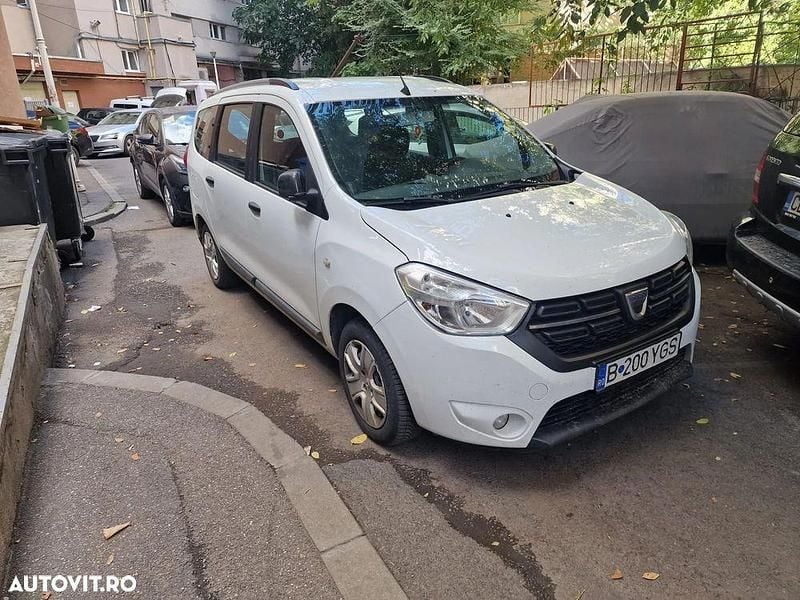 Culoarealb Utilizat 2021 Dacia Lodgy Lauréate Monovolum | 7.899 EUR (Preț bun) - Imagine 1/4