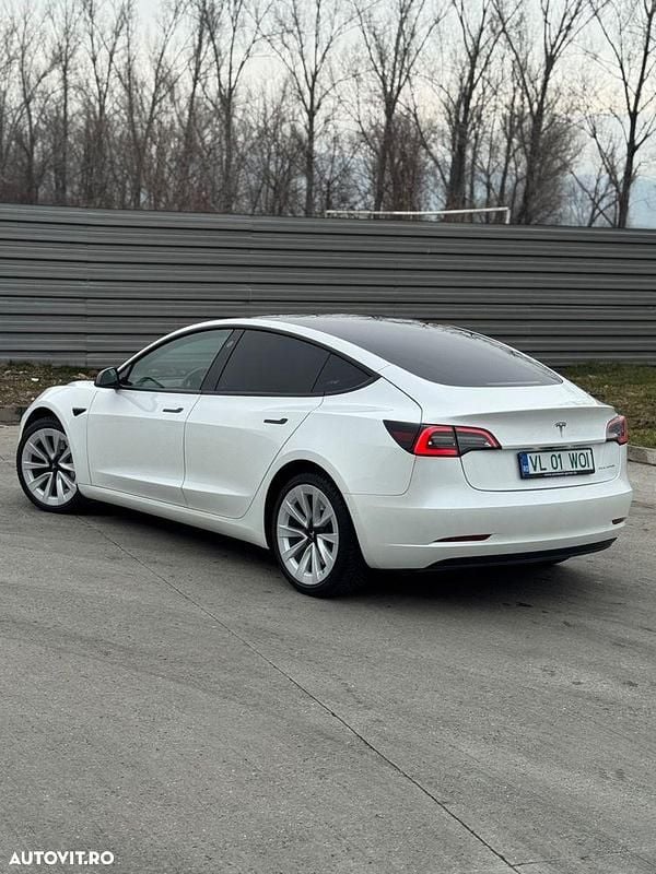 Second-hand Tesla Model 3 365 kW (497 CP) 2021 Culoarealb Berlinǎ
