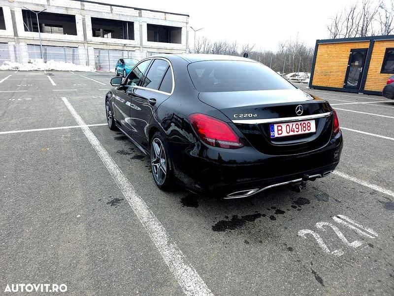 Second-hand Mercedes C220 AMG line 194 CP (142 kW) 2019 Culoarenegru Berlinǎ