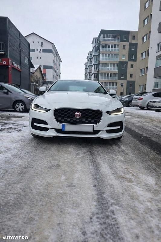 Culoarealb Utilizat 2020 Jaguar XE S Berlinǎ | 24.000 EUR (Preț OK) - Imagine 1/4