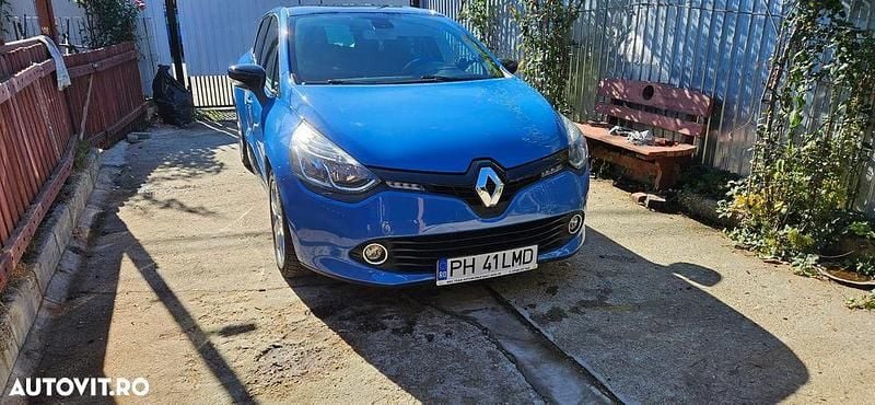 Culoarealbastru Utilizat 2013 Renault Clio GrandTour Break | 4.800 EUR (Preț OK) - Imagine 1/4