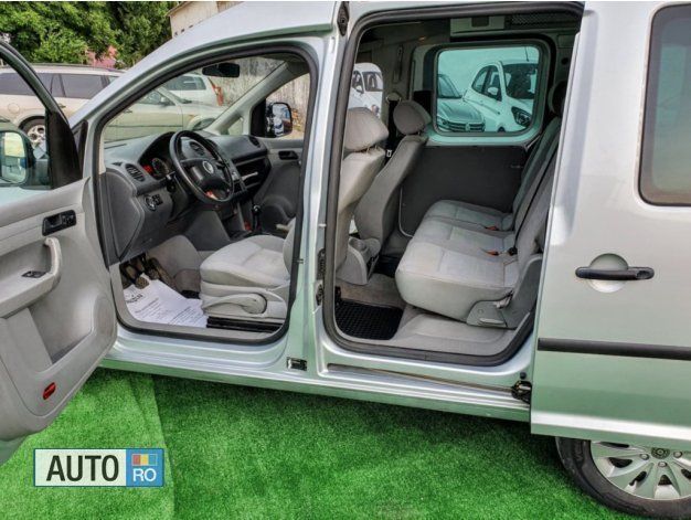 Second-hand VW Caddy 105 CP (77 kW) 2005 Argintiu Monovolum