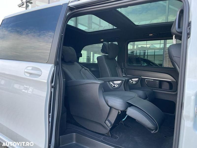 Alb Utilizat 2020 Mercedes V300 Exclusive Monovolum | 58.806 EUR - Imagine 1/4