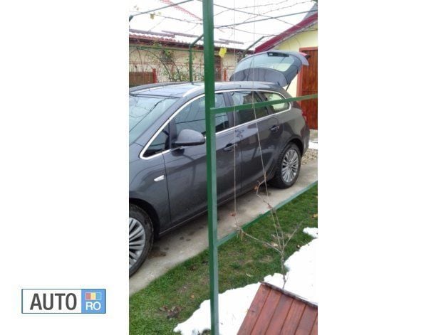 Second-hand Opel Astra Innovation 125 CP (91 kW) 2012 Gri Break