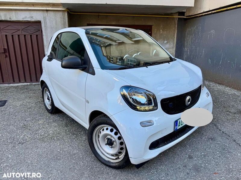 Alb Utilizat 2020 Smart ForTwo Electric Drive Coupe | 5.990 EUR - Imagine 1/4