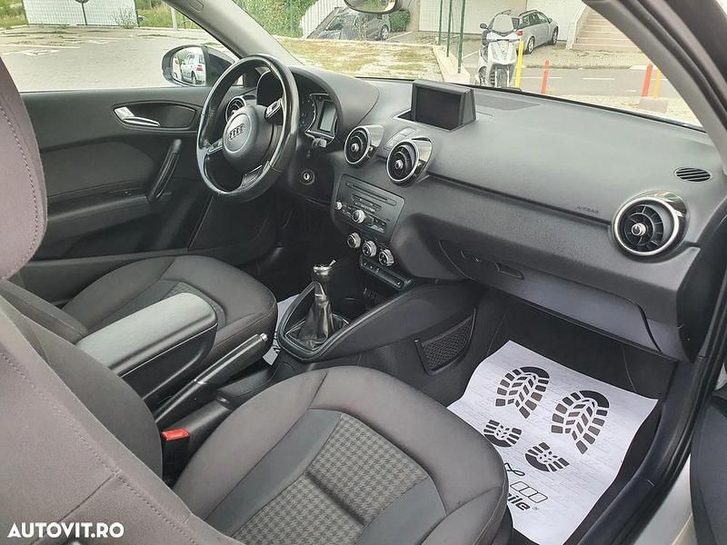 Second-hand Audi A1 Attraction 122 CP (89 kW) 2012 Culoareargint Hatchback