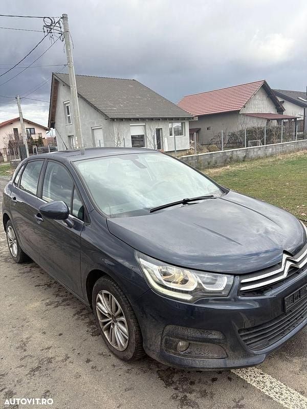 Second-hand Citroën C4 PureTech 130 CP (95 kW) 2015 Culoarealbastru Hatchback