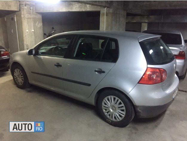 Gri Utilizat 2005 VW Golf IV Hatchback | 3.700 EUR - Imagine 1/4