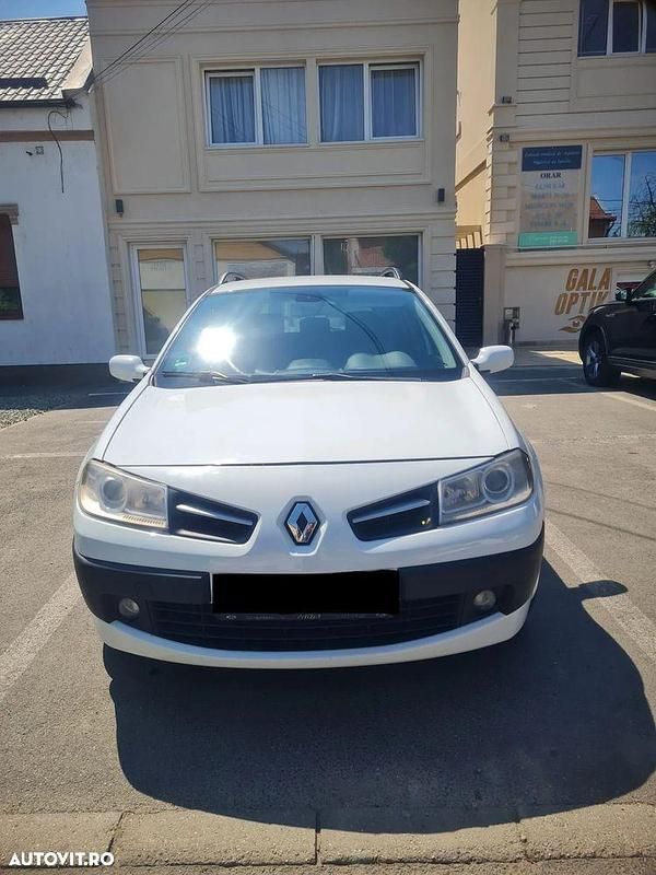 Culoarealb Utilizat 2009 Renault Mégane GrandTour Expression Break | 1.999 EUR (Super Preț) - Imagine 1/4