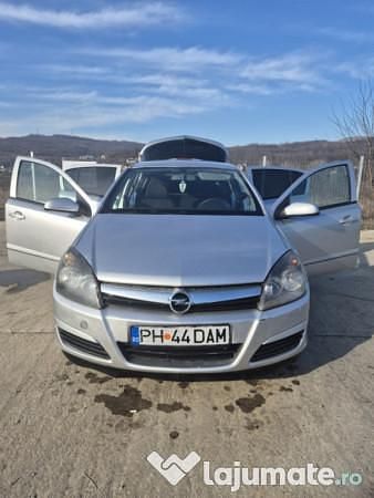 Gri Utilizat 2005 Opel Astra Hatchback | 6.000 EUR - Imagine 1/4