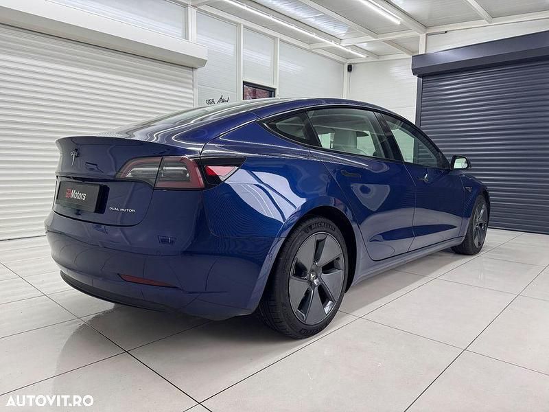 Second-hand Tesla Model 3 365 kW (497 CP) 2021 Culoarealbastru Berlinǎ