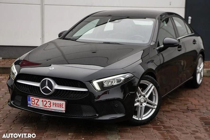Culoarenegru Utilizat 2020 Mercedes A180 Berlinǎ | 16.990 EUR (Super Preț) - Imagine 1/4