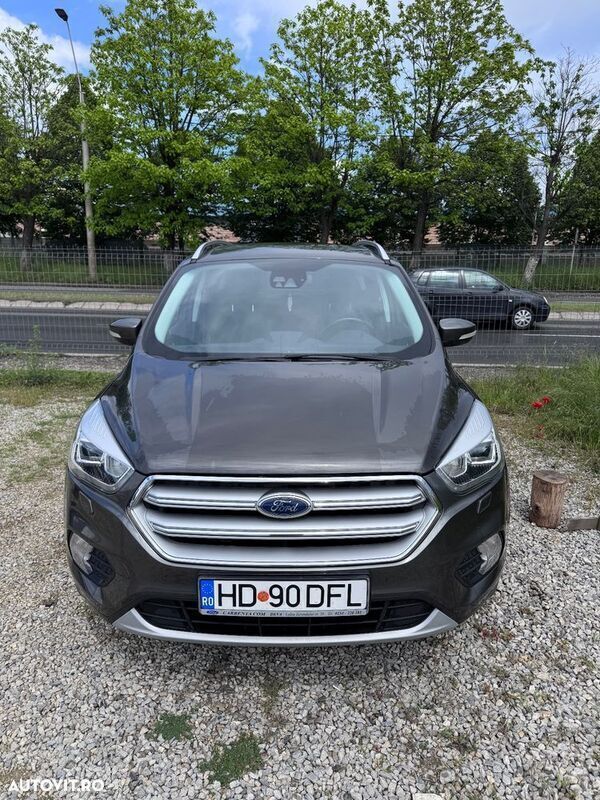 Gri Utilizat 2018 Ford Kuga Titanium SUV | 14.450 EUR (Preț OK) - Imagine 1/4
