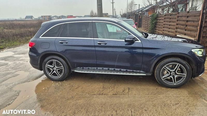 Second-hand Mercedes GLC300 258 CP (189 kW) 2020 Culoarealbastru SUV