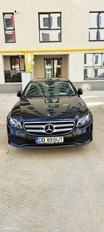 Second-hand Mercedes E220 Avantgarde 194 CP (142 kW) 2017 Culoarenegru Berlinǎ