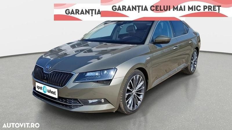 Verde Utilizat 2015 Skoda Superb Berlinǎ | 18.950 EUR (Scump) - Imagine 1/3