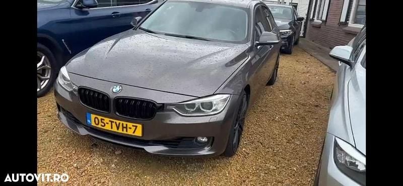 Culoaremaro Utilizat 2012 BMW 320 Berlinǎ | 7.750 EUR (Preț bun) - Imagine 1/4