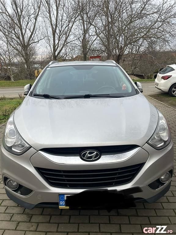 Argintiu Utilizat 2010 Hyundai ix35 SUV | 6.400 EUR (Preț OK) - Imagine 1/4