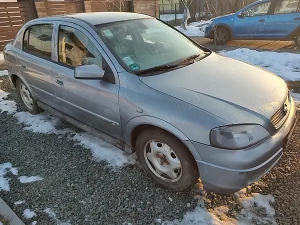 Gri Utilizat 2003 Opel Astra Hatchback | 750 EUR (Preț bun) - Imagine 1/4
