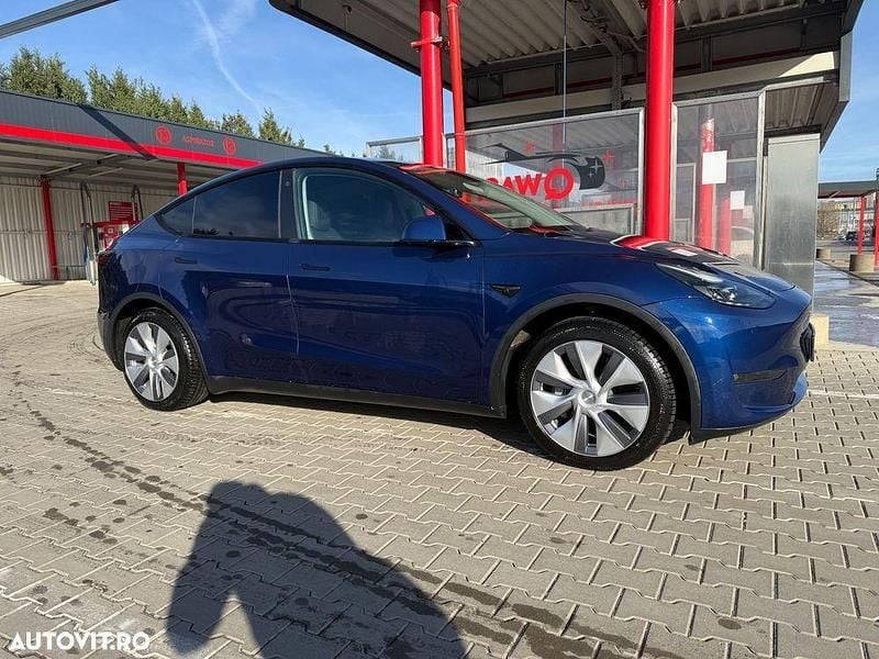 Culoarealbastru Second-hand 2024 Tesla Model Y SUV | 36.600 EUR (Super Preț) - Imagine 1/4