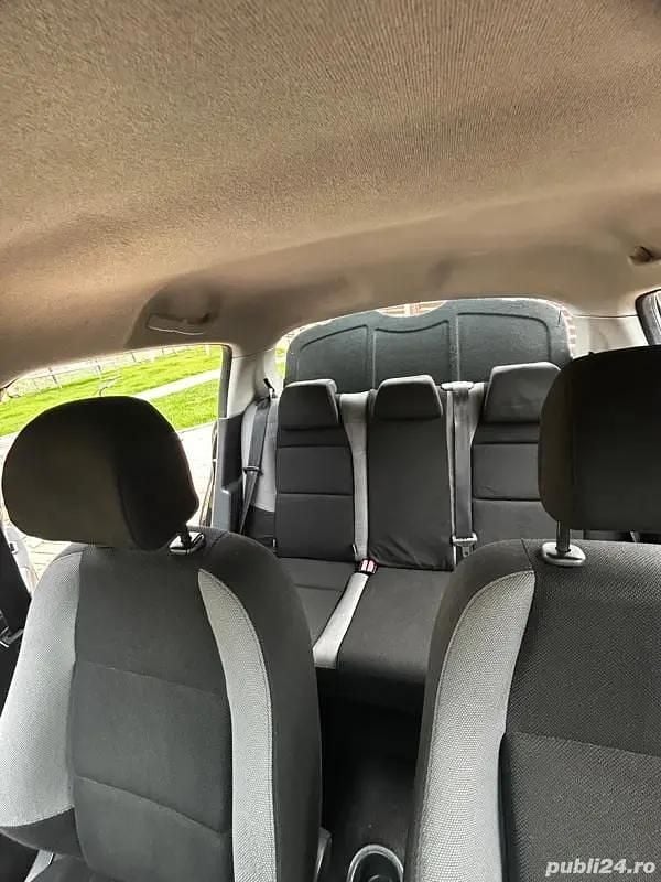 Utilizat 2007 Peugeot 207 | 1.750 EUR (Preț OK) - Imagine 1/4