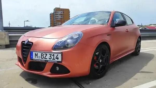 Portocaliu Utilizat 2011 Alfa Romeo Giulietta Hatchback | 6.990 EUR (Puțin scump) - Imagine 1/4