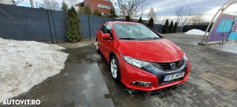 Rosu Utilizat 2012 Honda Civic Hatchback | 8.250 EUR - Imagine 1/4