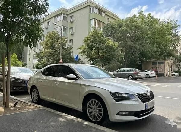 Alb Utilizat 2016 Skoda Superb Berlinǎ | 15.250 EUR (Preț OK) - Imagine 1/4