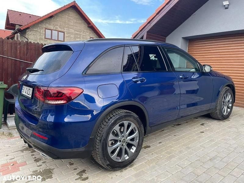 Albastru Utilizat 2020 Mercedes GLC200 AMG line SUV | 28.950 EUR (Super Preț) - Imagine 1/4