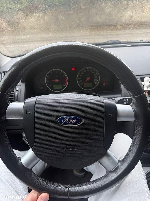 Culoarenegru Utilizat 2002 Ford Mondeo | 1.600 EUR (Preț OK) - Imagine 1/4