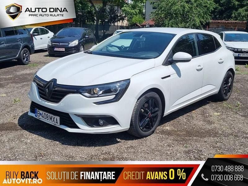 Culoarealb Utilizat 2018 Renault Mégane IV Zen Hatchback | 8.490 EUR (Super Preț) - Imagine 1/4
