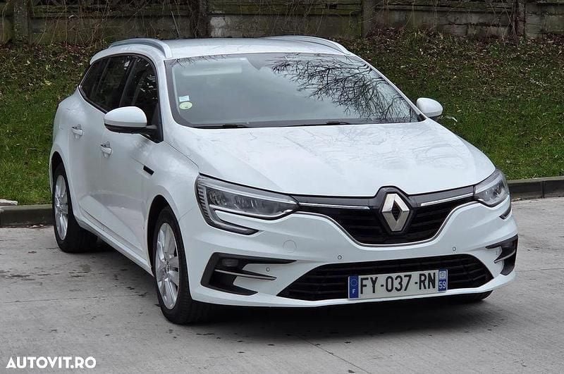 Culoarealb Utilizat 2021 Renault Mégane GrandTour Business Break | 11.490 EUR (Preț bun) - Imagine 1/4