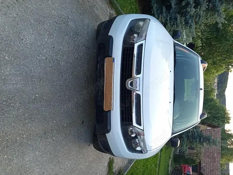Alb Utilizat 2011 Dacia Duster SUV | 5.300 EUR (Preț OK) - Imagine 1/4