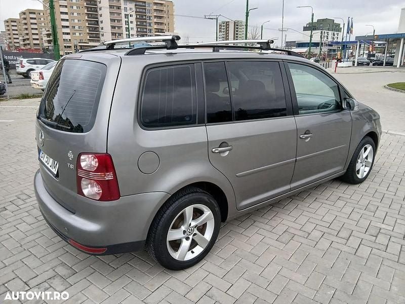 Second-hand VW Touran 140 CP (102 kW) 2008 Culoaregri Monovolum