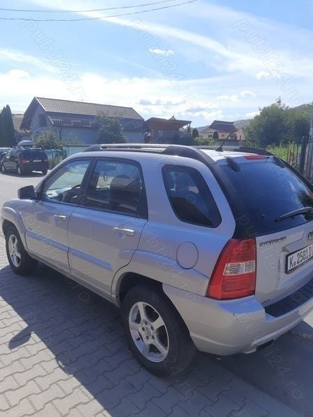 Gri Utilizat 2005 Kia Sportage SUV | 3.900 EUR (Puțin scump) - Imagine 1/4