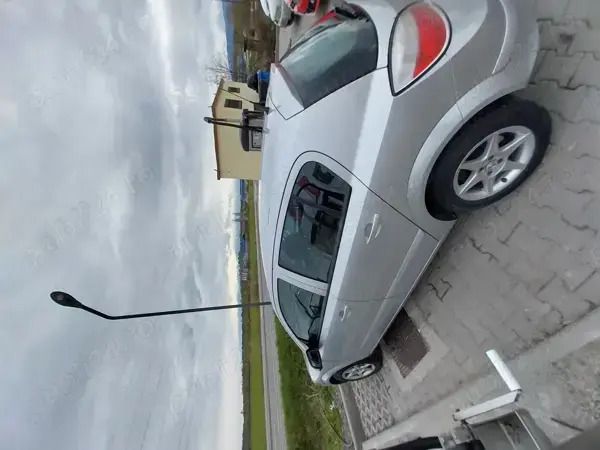 Gri Utilizat 2005 Opel Astra Hatchback | 1.250 EUR (Preț OK) - Imagine 1/4