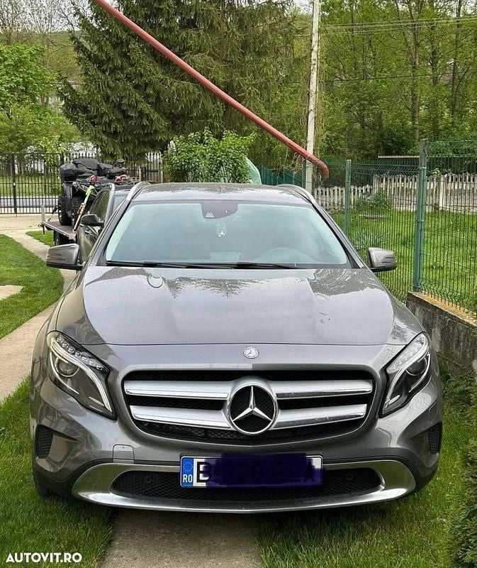 Gri Utilizat 2014 Mercedes GLA220 SUV | 14.800 EUR - Imagine 1/4