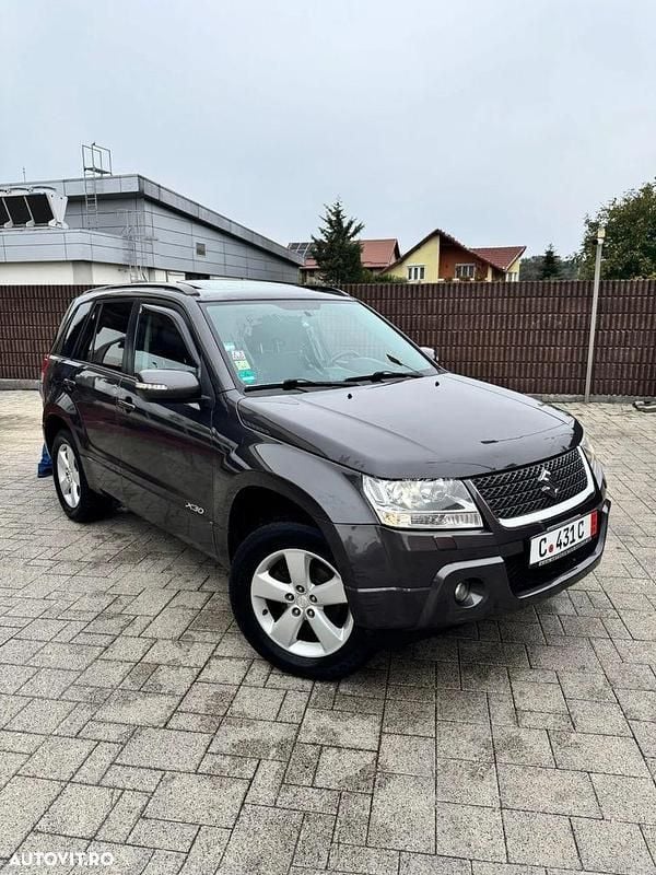 Culoaregri Utilizat 2013 Suzuki Grand Vitara SUV | 8.099 EUR - Imagine 1/4