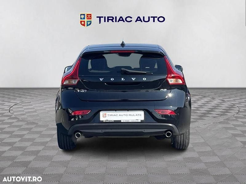 Second-hand Volvo V40 120 CP (88 kW) 2018 Culoarenegru Hatchback