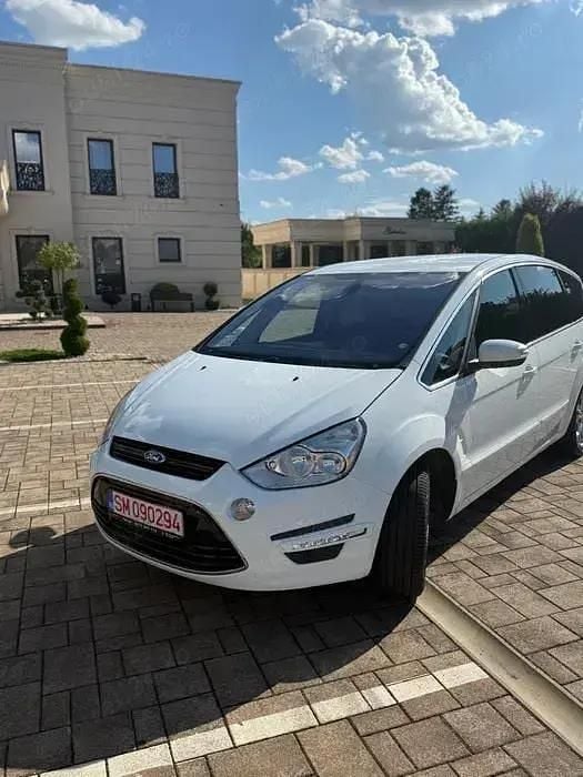 Utilizat 2015 Ford C-MAX Monovolum | 8.000 EUR (Scump) - Imagine 1/4