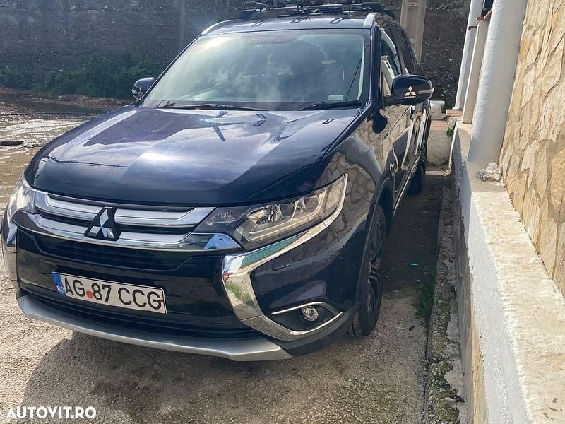 Second-hand Mitsubishi Outlander Classic Collection Plus 150 CP (110 kW) 2017 Culoarealbastru SUV