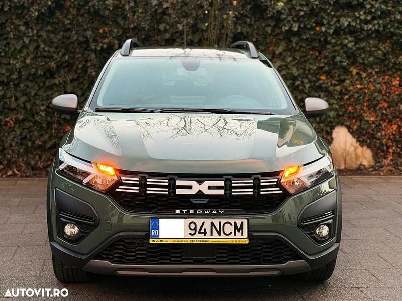 Culoareverde Utilizat 2023 Dacia Sandero Extreme | 12.900 EUR (Preț OK) - Imagine 1/4