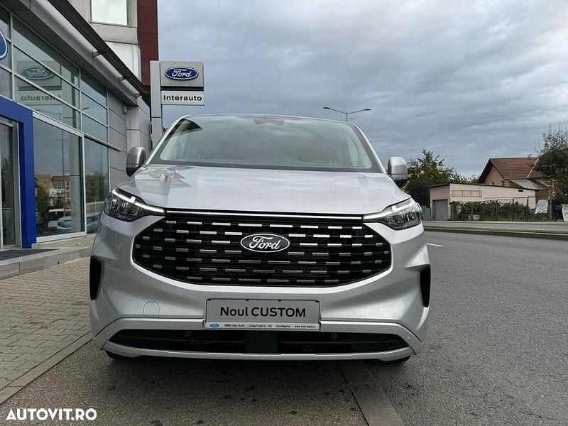 Second-hand Ford Tourneo Titanium 170 CP (125 kW) 2025 Culoareargint Van