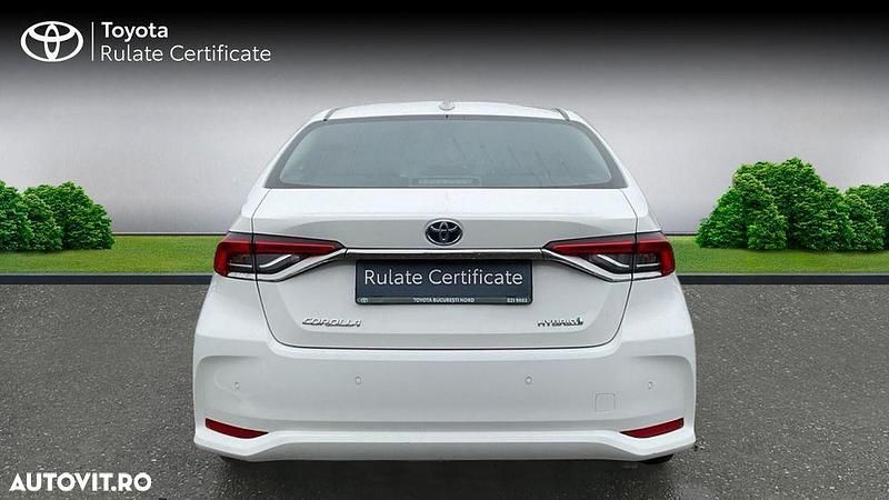 Second-hand Toyota Corolla Business Edition 122 CP (89 kW) 2021 Culoarealb Berlinǎ