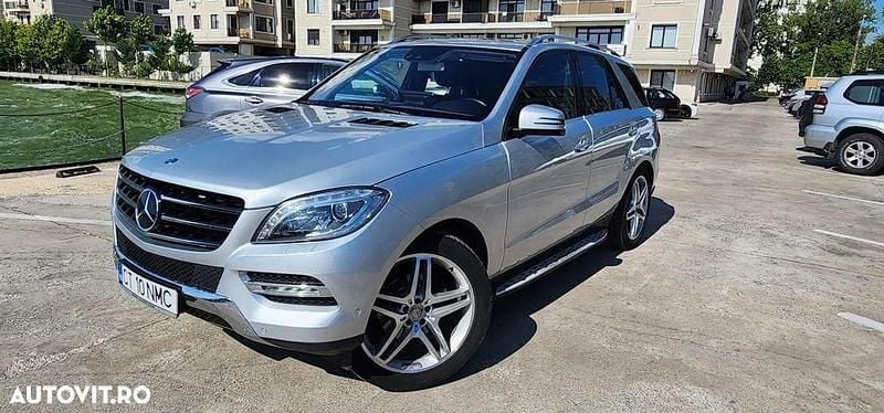Gri Utilizat 2013 Mercedes ML350 SUV | 16.000 EUR (Preț bun) - Imagine 1/4