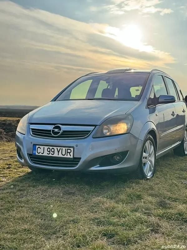 Second-hand 2010 Opel Zafira Monovolum | 2.300 EUR (Preț bun) - Imagine 1/3