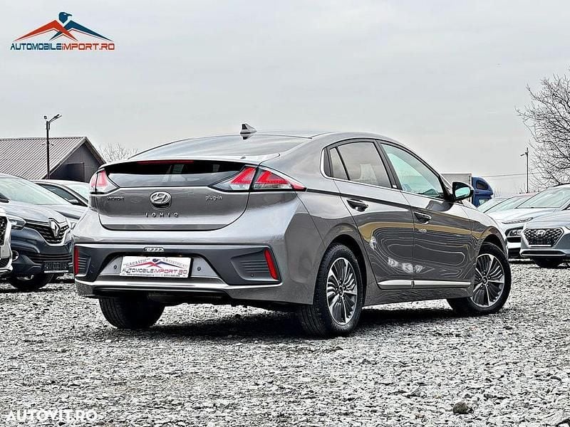 Second-hand Hyundai Ioniq 141 CP (103 kW) 2021 Culoaremaro Hatchback