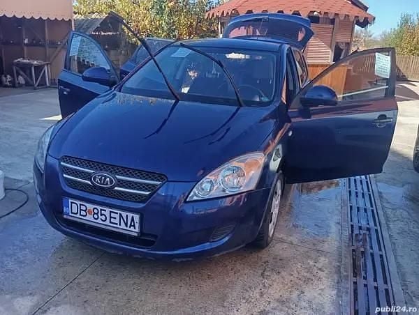 Second-hand Kia Ceed 109 CP (80 kW) 2009 Albastru Hatchback