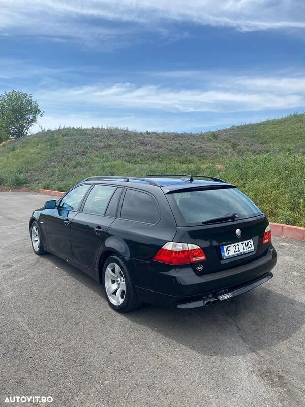 Negru Utilizat 2005 BMW 523 Break | 2.795 EUR - Imagine 1/4